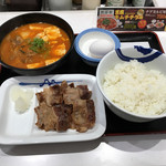 Matsuya - 豆腐チゲとカルビ焼きのセット
                      ご飯大盛