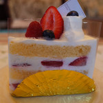 ウェスティン デリ - ショートケーキ横から