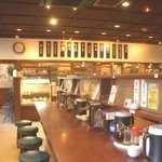 久留米ラーメン清陽軒 - 中央カウンター席/奥が厨房