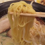 ラーメン 四天王 - 満腹セット（豚骨醤油ラーメン・唐揚げ・餃子・ご飯・キムチ）【９９０円】