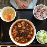 【2016年08月】麻婆豆腐定食＠1,000円、提供時。