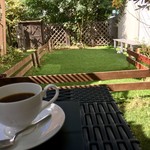リラクゼーションカフェシャンドゥルール - お庭でコーヒー（╹◡╹）♡