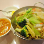 中華料理 龍鳳酒家 - 海鮮ヤキソバ（固い麺／名前はもっと長かった）