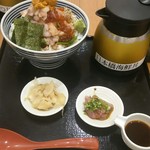 日本橋海鮮丼 つじ半 - 