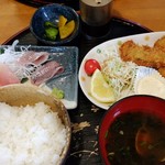 丸魚食堂 - 牡蠣フライ定食