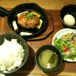 鶏だらけ - 温玉トリバーグランチ