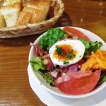 ラ ペッシュ - 2016.11.4　本日のサラダとパン
