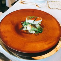 マダム・トキ - 金目鯛のオーブン焼き　磯の香リゾットと姫カブのソテー添え