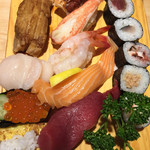 大船鮨 - アナゴ、ホタテ、イクラ、玉子、煮たこ、カニ、甘エビ、サーモン、マグロ、あとは巻き物