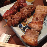 Ajikawa - 奥から、レバー、牛串、豚バラ。