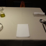 トムクリオーザ - テーブルセッティング