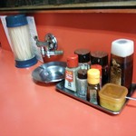 珍来 - 「ザ・昭和」の、卓上セット