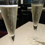 Restaurant L'Etroit - グラススパークリング