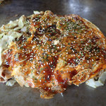 Okonomiyaki Happii Sachi - 「お好み焼き　肉・玉子・そば入り」（650円）