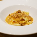 Cucina M'esse - 高原豚ラグー、茄子、イタリアサラミのパッパルデッレ
