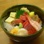 鮨Dining庵地杜 - ちらし（写真は上ちらし２４３０円）　中ちらし１４８０円　庵地杜ちらし(特上）３５８０円