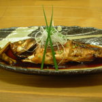 鮨Dining庵地杜 - 季節の魚の煮付け（写真はメバル）