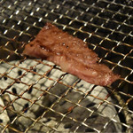 焼肉問屋 牛蔵 - カイノミ焼き