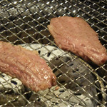 焼肉問屋 牛蔵 - マキ焼き