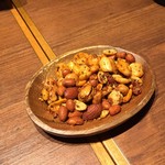 カッチャル バッチャル - マサラミックスナッツ