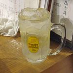 仙台牛焼肉　と文字 - まずはスッキリキリリと酸味が効いてボリューム満点なWレモンサワー500円で喉を潤し