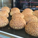 和菓子処 小太刀 - 午後には無くなるらしい『秀くりーむ』。
優しいサックリ感を纏ったクッキー生地と、那須御養卵を使った、黄身色濃ゆいカスタードクリームのコラボが秀逸。