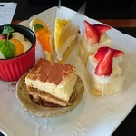 ワインとチーズの小さなレストラン Breed - 