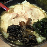 イレブンフーズ 源流 - 20161105　午前10時半ごろ　チャーシュー麺1050円