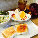 ポンズ カフェ - ブレンドコーヒー400円とモーニング