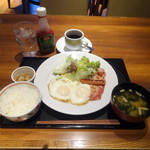 Deni zu - ベースドエッグモーニング納豆付きご飯味噌汁セットドリップ珈琲698円