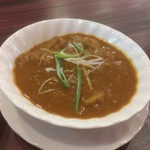 アジアンダイニング アシマラ - 日替わりカレーのアップ（チキン、エリンギ、じゃがいも、にんじん、グリーンピース）