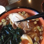 ラーメン 文多 - 醤油ラーメン。チャーシューは鶏肉。