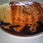 チキンライスのオムライス　自家製デミグラスソース￥１０００