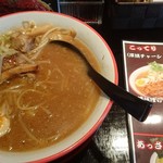 ゼロ ワン - 特濃みそ。メニュー写真のチャーシューと大違い。