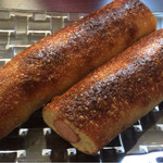 プラ・ビダ - 豚トロソーセージ（320円）