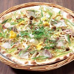 ピッツェリア - 信州産きのことイベリコ豚、九条ネギの生姜のピッツァ
