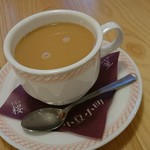 コメダ珈琲店 - ドリンク写真:季節商品【小豆小町 桜】小豆+ミルクティ。茶葉の旨みとまろやかさ