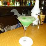 ホテルオークラ 東京ベイ  - 5月誕生月のカクテル  エメラルド色しています。