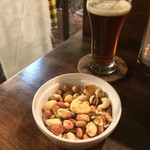 カフェ アンド クラフトビール ダイニング ソウルバード - 追加のミックスナッツ（480円）