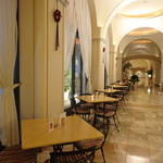 ホテルオークラ 東京ベイ  - 「カフェレストラン  テラス」のテラス席  1杯めはここで。