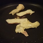 味十味 2号 - 鶏皮　焼く！