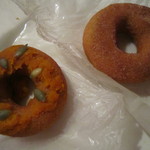 はらドーナッツ+ジューススタンド - ジャックランタン、特別栽培シナモン