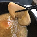 ボローニャ・吉虎 - 濃厚魚介つけ麺のチャーシューアップ