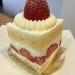 オ・プティ・マタン - 安定の美味しさショートケーキは440円