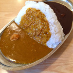 カレーの店 SPICE - ミックスカレー中辛ビーフ&辛口チキン大盛830円税込