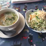 アンコール・トム - ランチのスープ・サラダ付