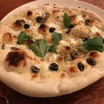 Bistro Pomodoro - 白いマルゲリータ