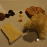 ロゼット - チーズ：　山羊の乳のチーズ２種類