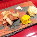 銀座 しのはら - 三雲産の猪の炭火焼き