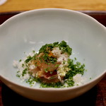 ごだん 宮ざわ - 熟成カンパチのお刺身。ねぎが芸術的で塩昆布との相性も抜群。美味。